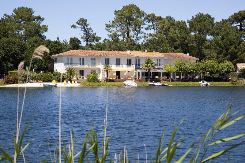 La Caravelle Logis Hotel Biscarrosse Buitenkant foto